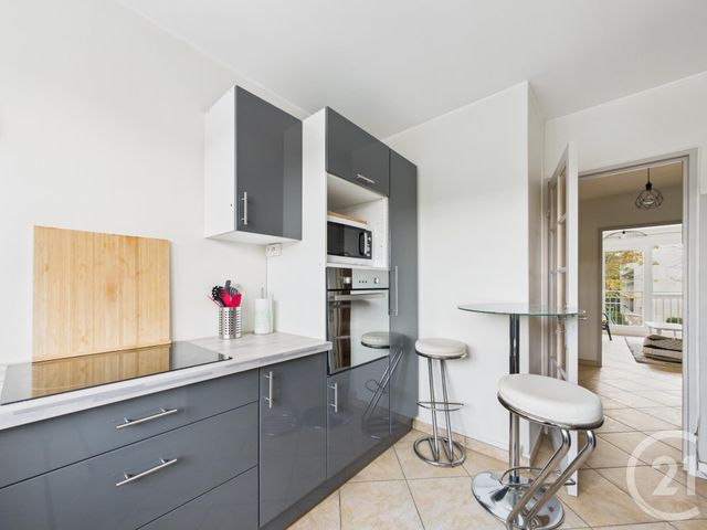 Appartement T3 à louer - 3 pièces - 61.78 m2 - VELIZY VILLACOUBLAY - 78 - ILE-DE-FRANCE - Century 21 Prestimmo Conseil