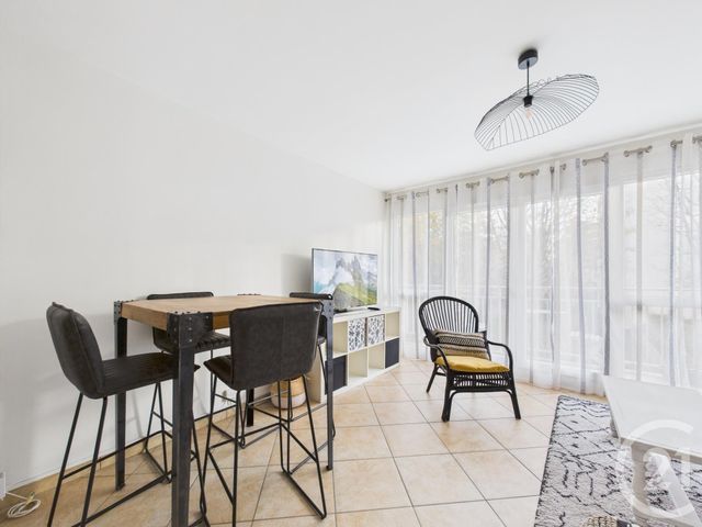 Appartement T3 à louer - 3 pièces - 61.78 m2 - VELIZY VILLACOUBLAY - 78 - ILE-DE-FRANCE - Century 21 Prestimmo Conseil