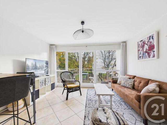 Appartement T3 à louer - 3 pièces - 61.78 m2 - VELIZY VILLACOUBLAY - 78 - ILE-DE-FRANCE - Century 21 Prestimmo Conseil
