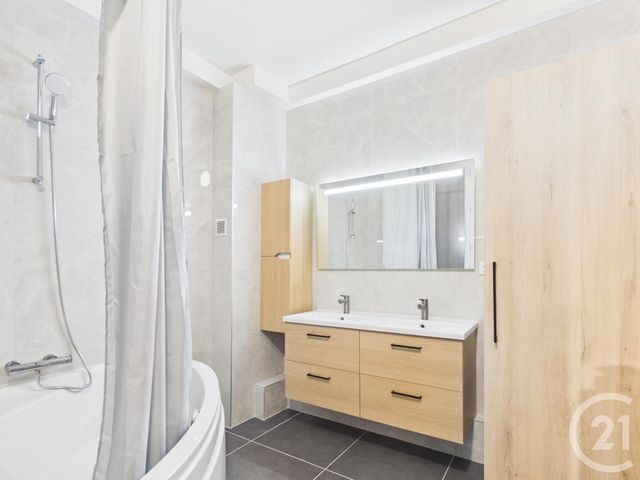 Appartement F3 à louer - 4 pièces - 87.93 m2 - PARIS - 75016 - ILE-DE-FRANCE - Century 21 Prestimmo Conseil