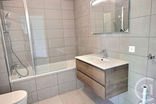 Appartement F2 à louer - 2 pièces - 39.37 m2 - PUTEAUX - 92 - ILE-DE-FRANCE - Century 21 Prestimmo Conseil