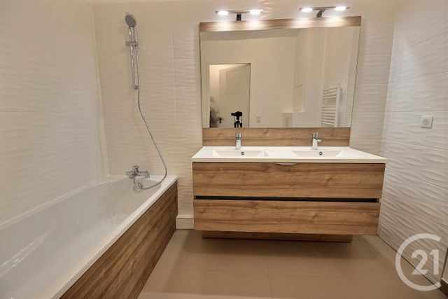 Appartement F4 à louer - 4 pièces - 89.85 m2 - BOULOGNE BILLANCOURT - 92 - ILE-DE-FRANCE - Century 21 Prestimmo Conseil